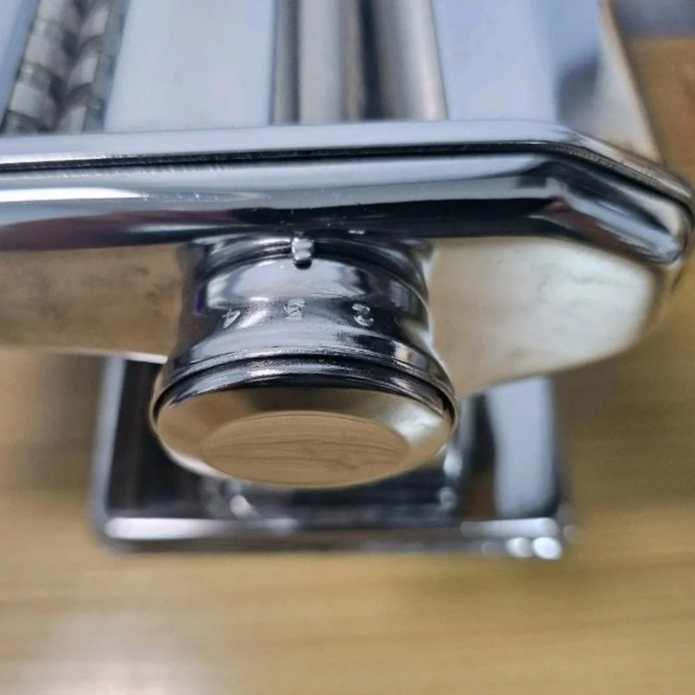 Pasta in Casa Homemade Noodle Making Machine Model 15-4150 Italy Chrome Ampia